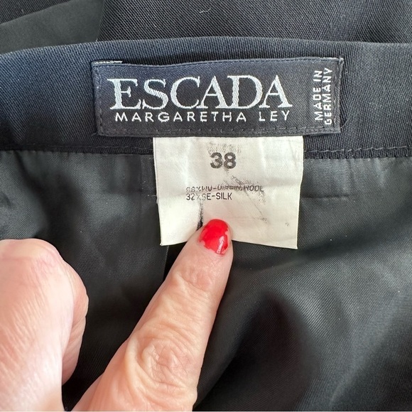 Vintage Escada micro ruffle hem A-line black knee length wool silk skirt - Picture 5 of 5